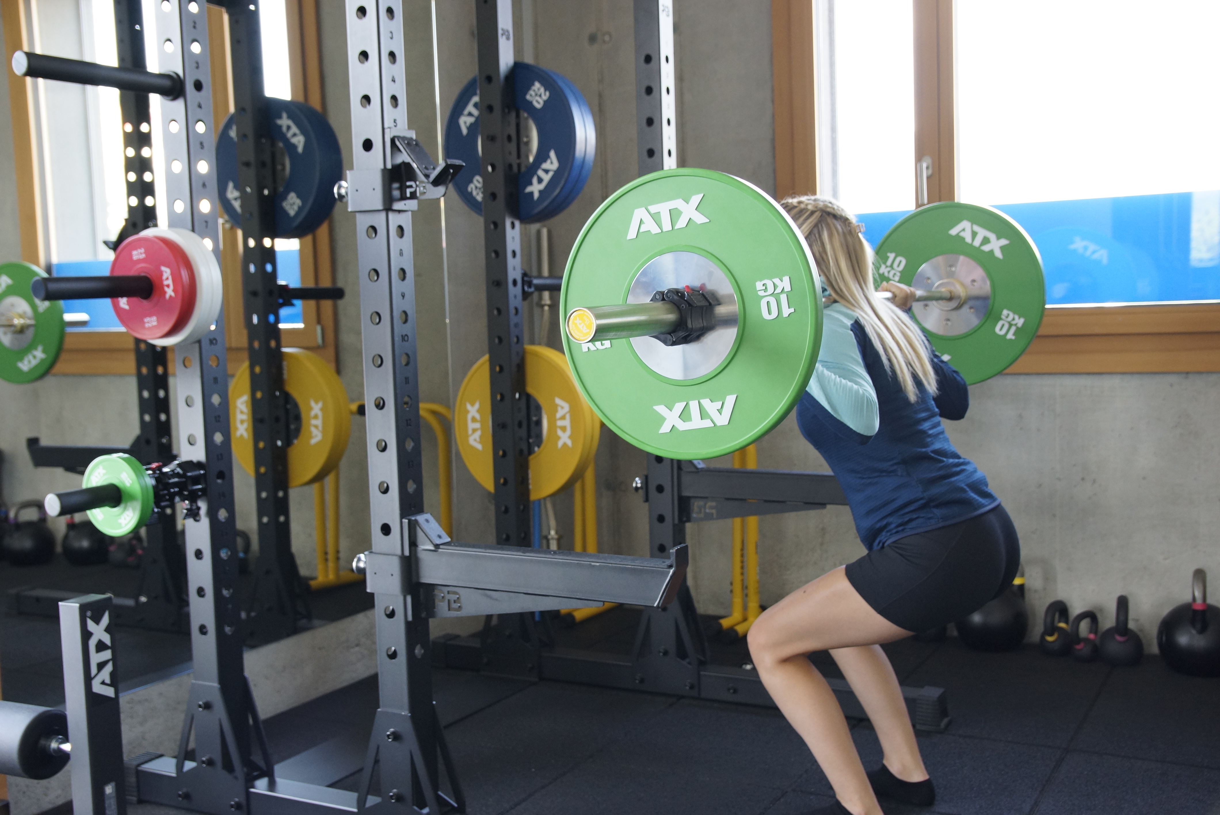 Krafttraining am Rack im Rahmen der Sportphysiotherapie